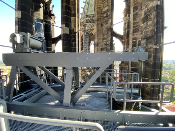 Hebeanlage im Dom zu Meißen Im Jahr 2022 wurde unser Ingenieurbüro vom Hochstift Meißen, der ältesten Institution Sachsens