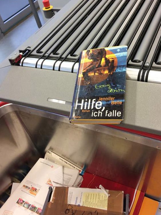 Medientransportanlage Buchtransportanlage für den Transport von Medien der Zentralbibliothek der TU Chemnitz.  Die Anlage ist an 7 Wochentagen und 24 Stunden/Tag zugänglich.   Eine Förderanlage zur Entgegennahme von ausgeliehenen Medien mit 24 Stunden Betrieb in der Zentralbibliothek der Stadt Dresden